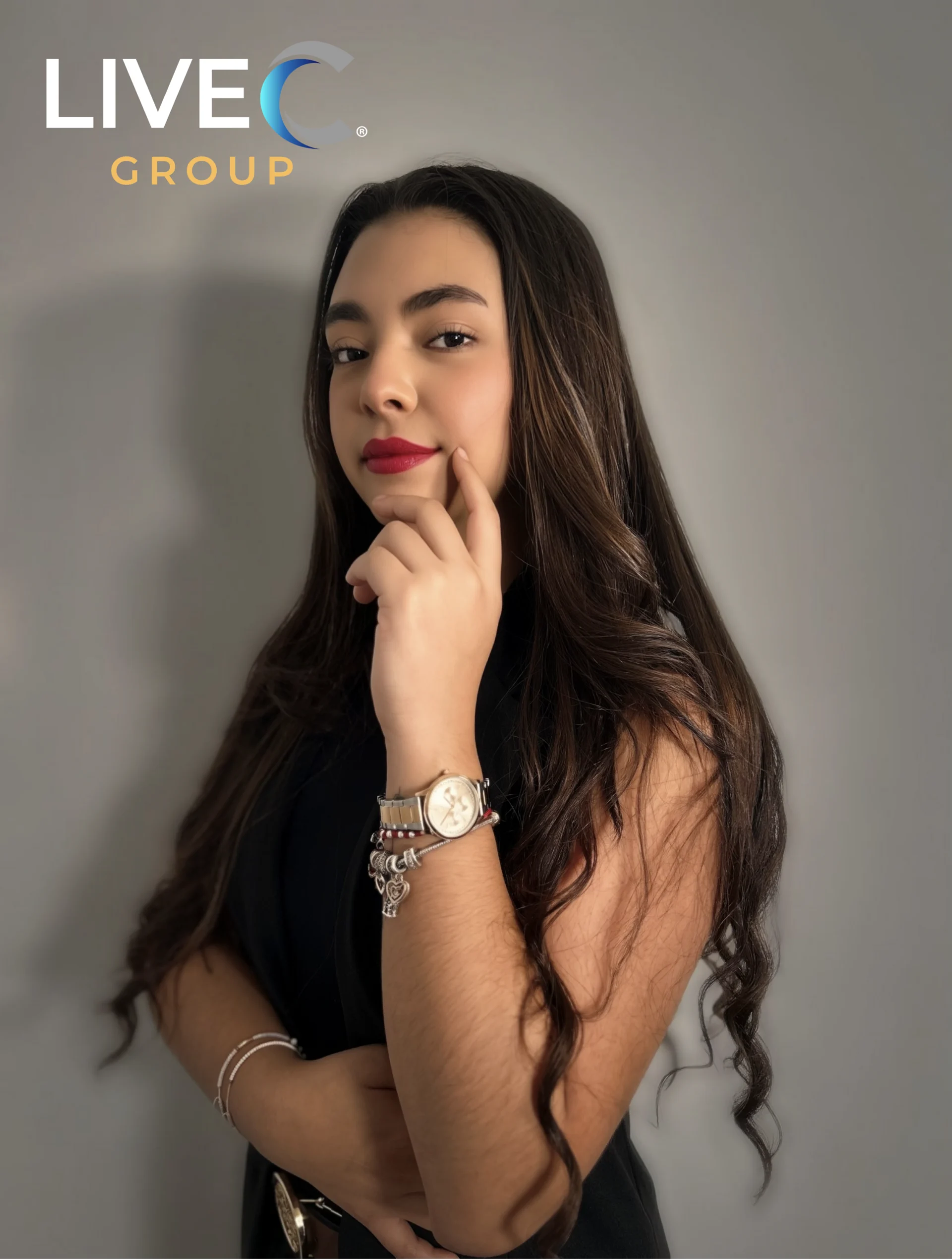 Damaris Urrutia, Social Media
